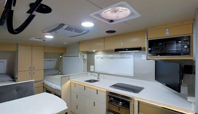 SLR Caravans & Motorhomes Discoverer 1900 3D Model